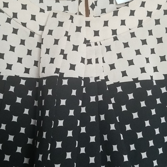 Black & tan blouse - Picture 2 of 4